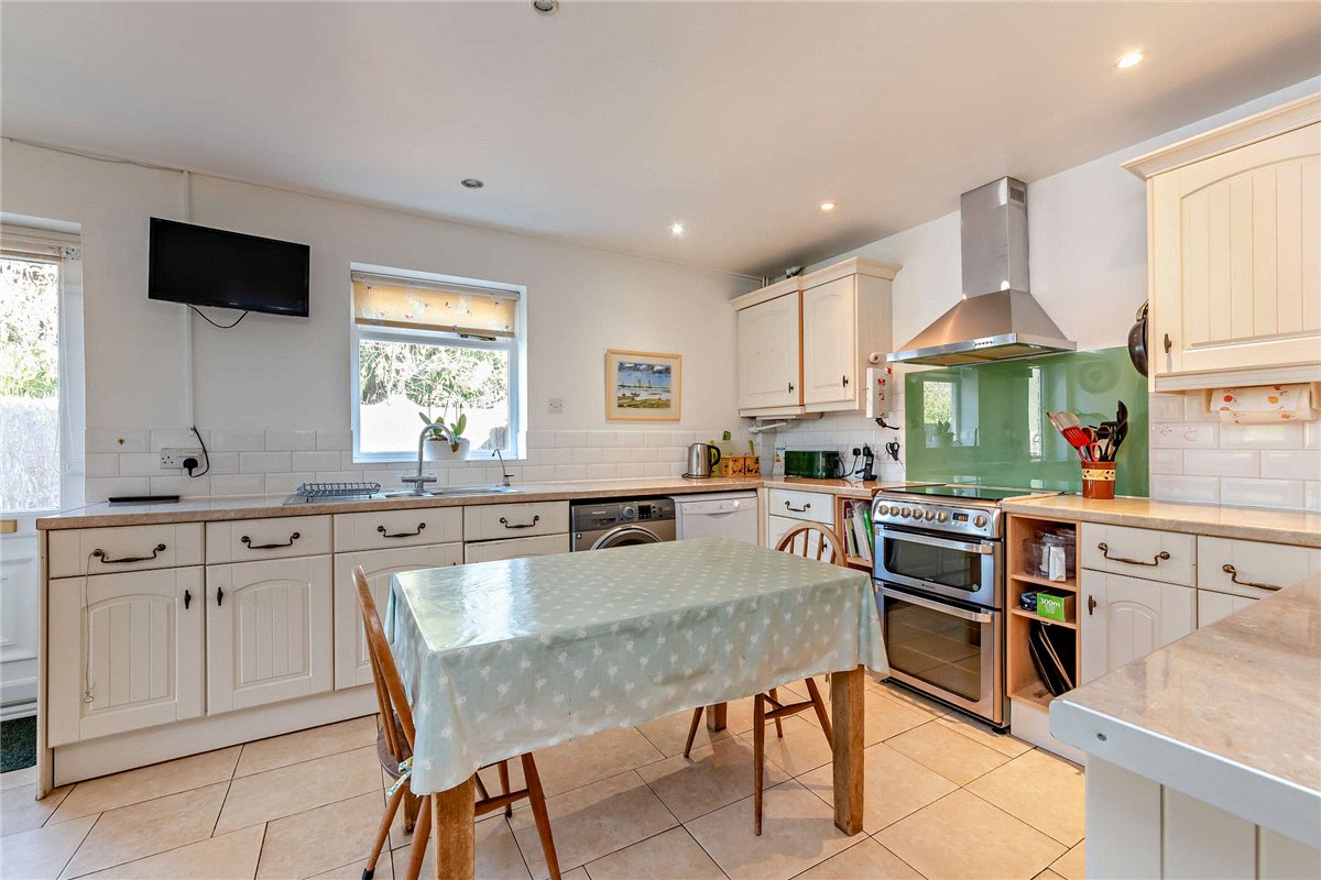 4 bedroom house, Swan Street, Kingsclere RG20 - Sold