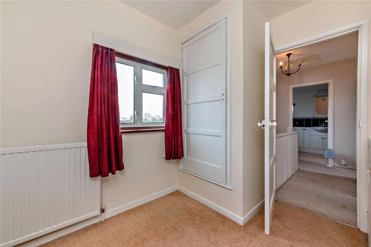 3 bedroom house, Gravelly Close, North End RG20 - Available