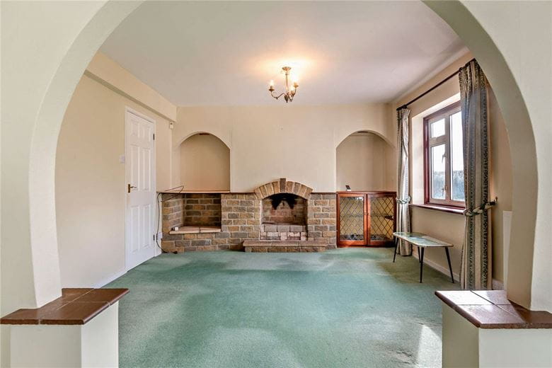 3 bedroom house, Gravelly Close, North End RG20 - Available