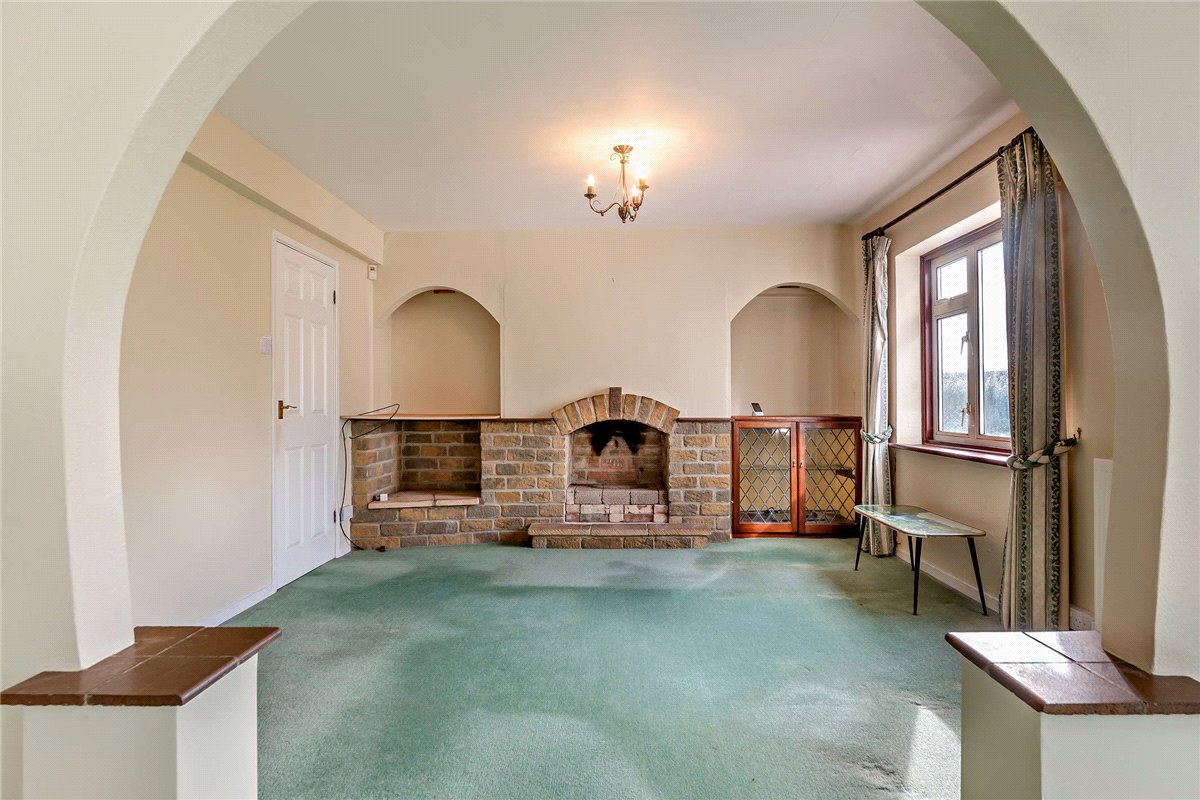 3 bedroom house, Gravelly Close, North End RG20 - Available