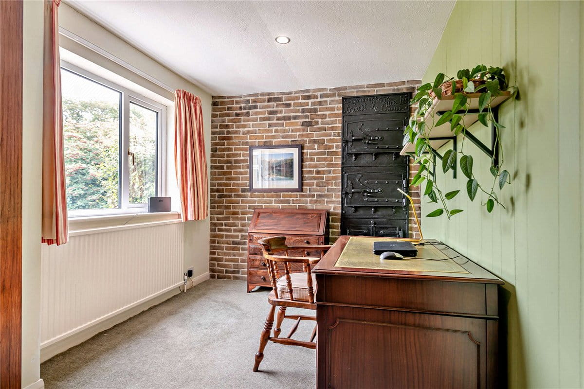 5 bedroom bungalow, Long Grove, Upper Bucklebury RG7 - Available