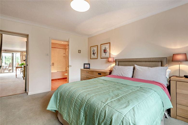 5 bedroom bungalow, Long Grove, Upper Bucklebury RG7 - Available