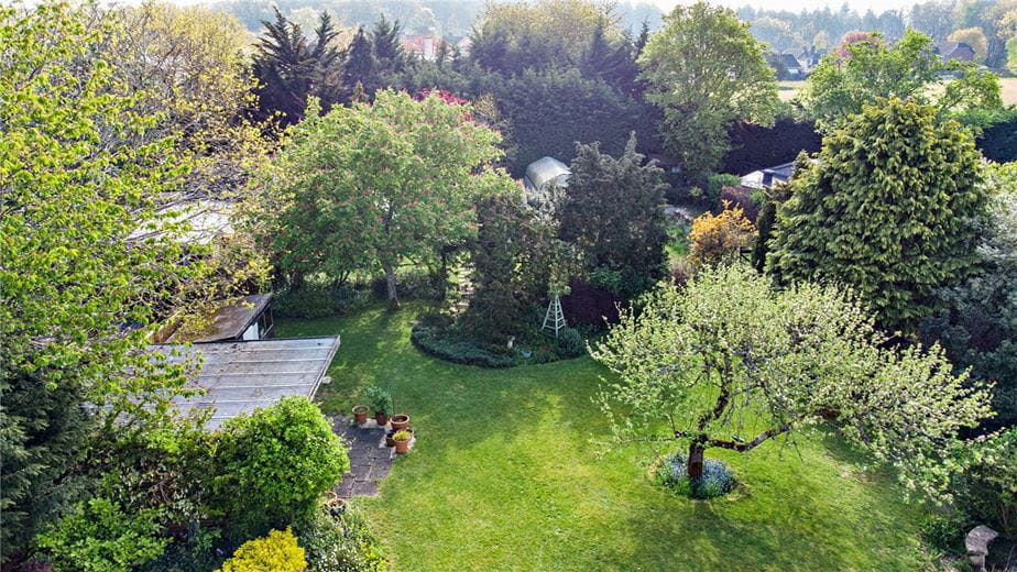 5 bedroom bungalow, Long Grove, Upper Bucklebury RG7 - Available