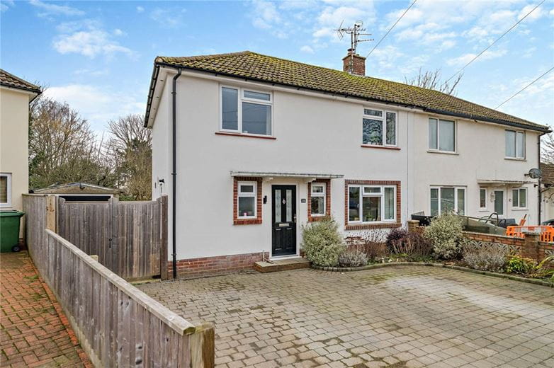 3 bedroom house, Barn Crescent, Newbury RG14 - Available