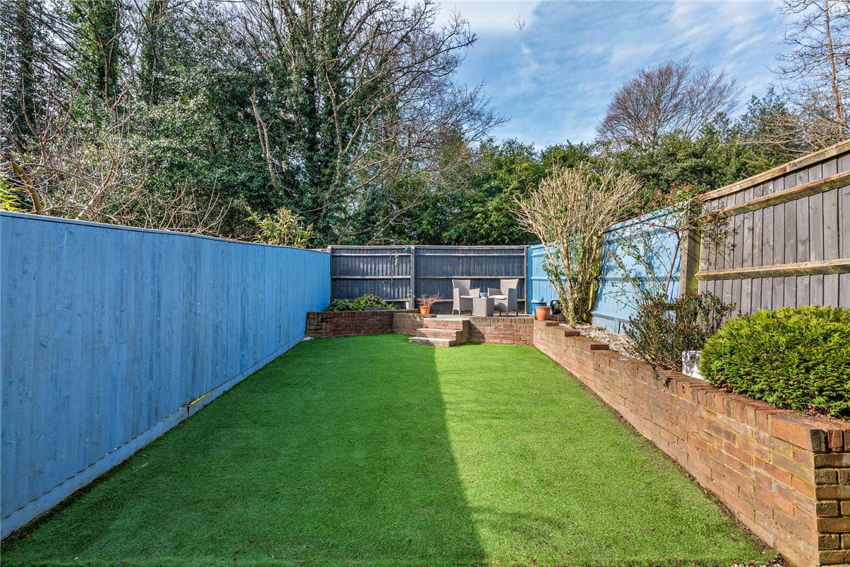 2 bedroom house, Paddock End, Woolton Hill RG20 - Sold