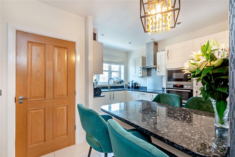 2 bedroom house, Paddock End, Woolton Hill RG20 - Sold