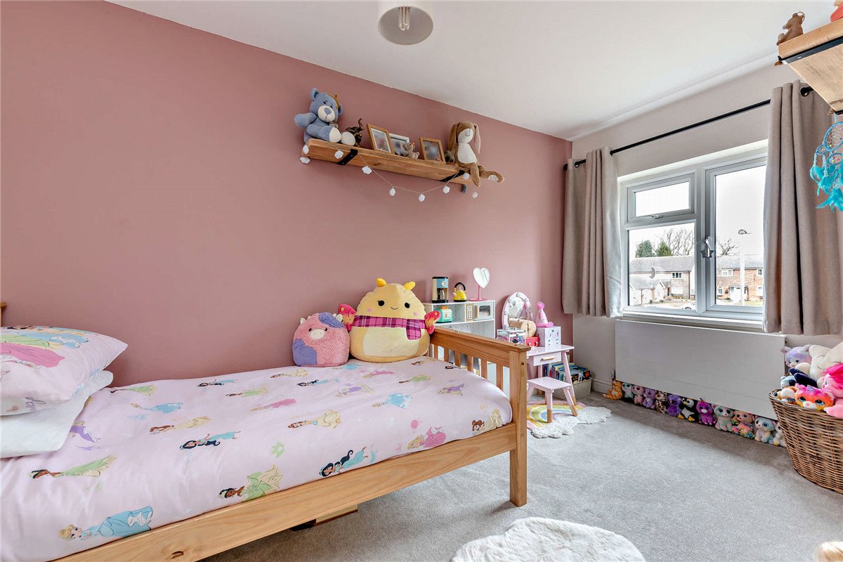 3 bedroom house, Copnor Close, Woolton Hill RG20 - Sold STC