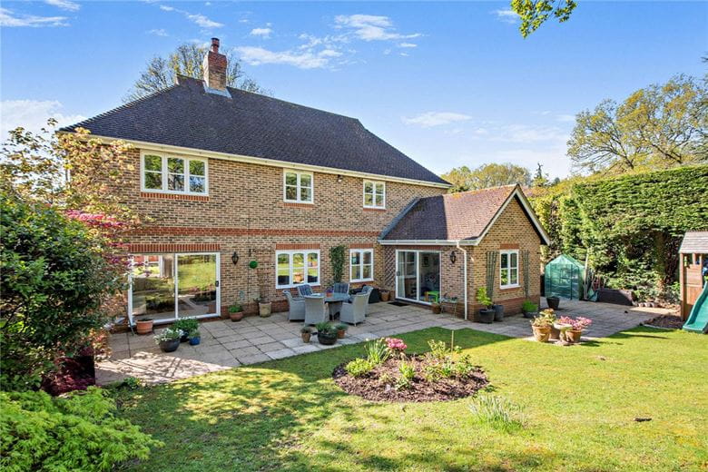 5 bedroom house, Oak Close, Baughurst RG26 - Available