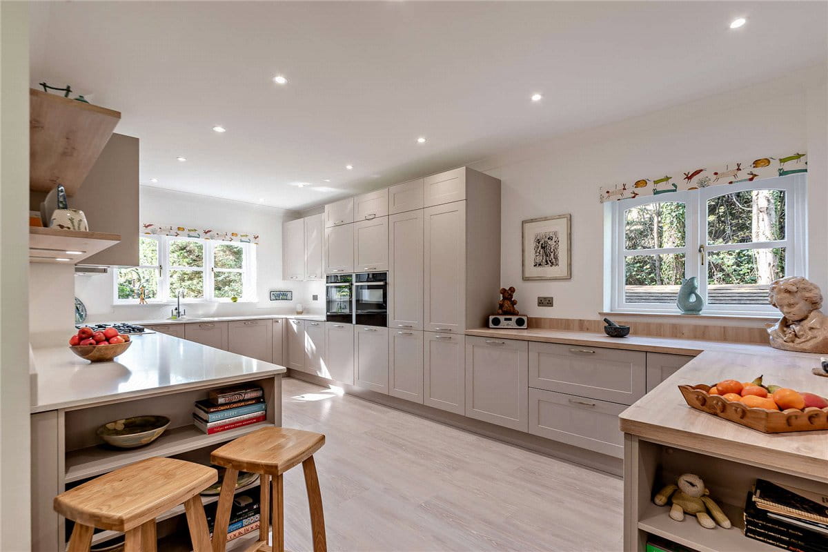 5 bedroom house, Oak Close, Baughurst RG26 - Available