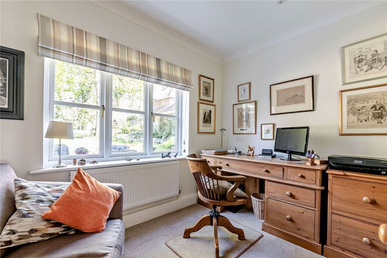 5 bedroom house, Oak Close, Baughurst RG26 - Available