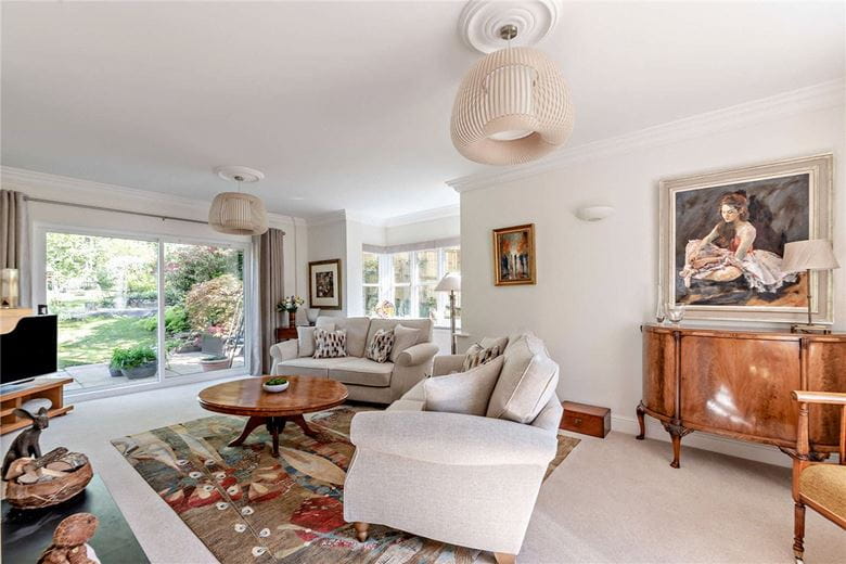 5 bedroom house, Oak Close, Baughurst RG26 - Available