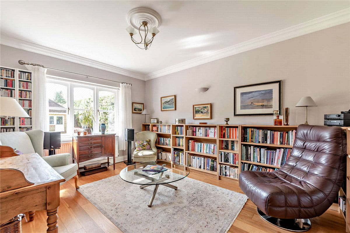 5 bedroom house, Oak Close, Baughurst RG26 - Available