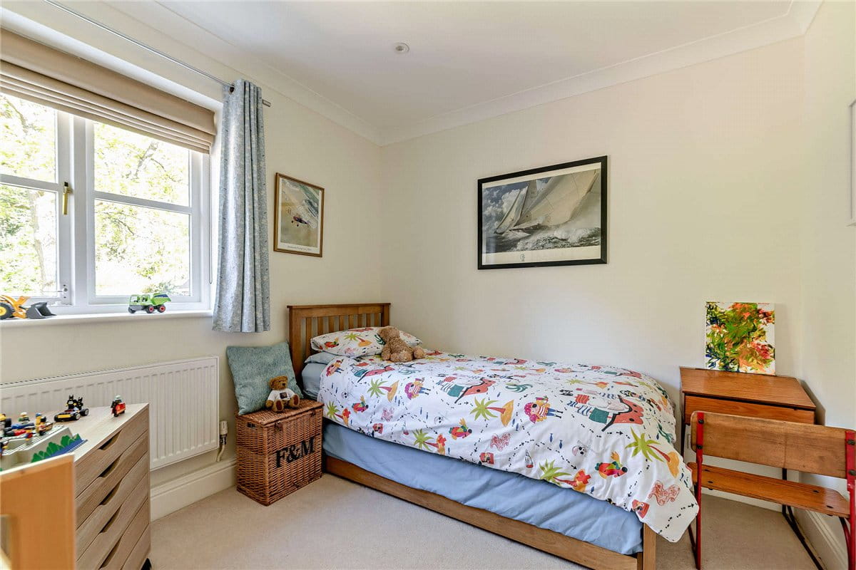 5 bedroom house, Oak Close, Baughurst RG26 - Available