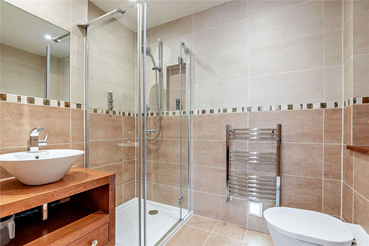 5 bedroom house, Oak Close, Baughurst RG26 - Available