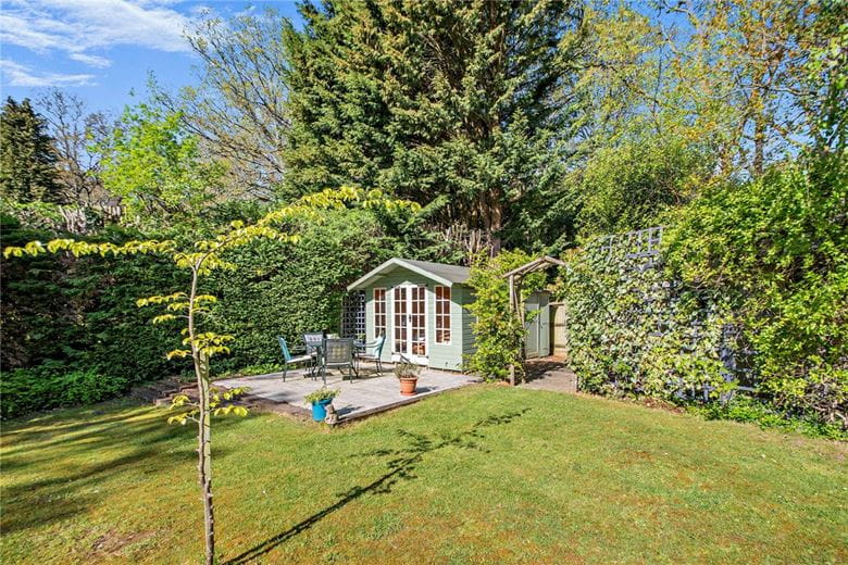 5 bedroom house, Oak Close, Baughurst RG26 - Available