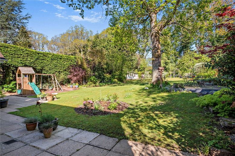 5 bedroom house, Oak Close, Baughurst RG26 - Available