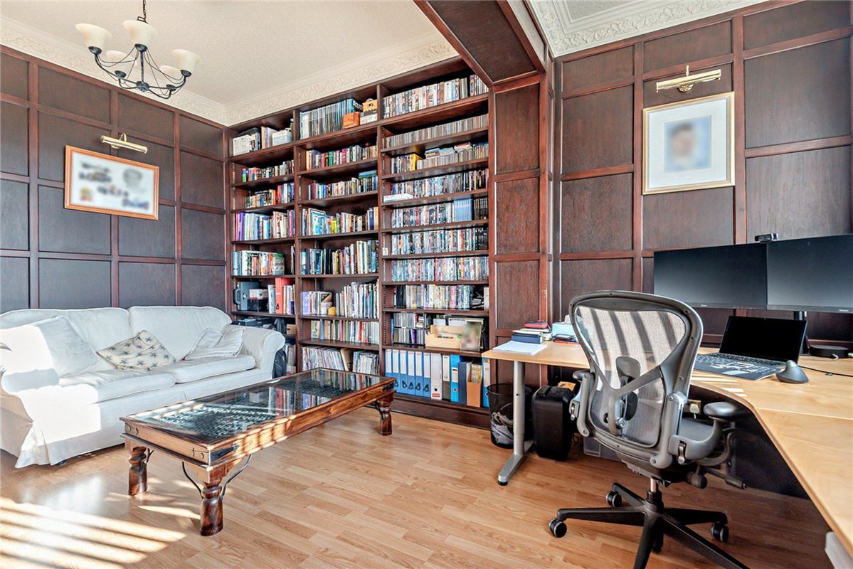 5 bedroom house, Fox's Lane, Kingsclere RG20 - Available