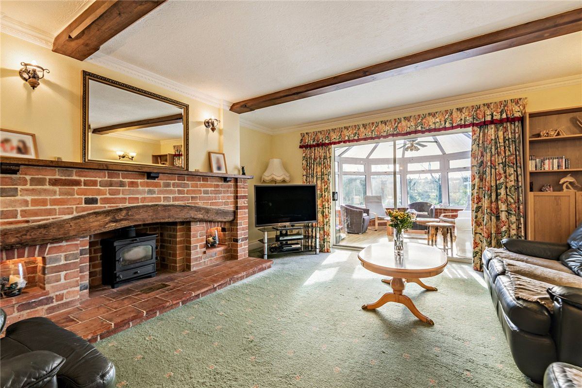 5 bedroom house, Fox's Lane, Kingsclere RG20 - Available