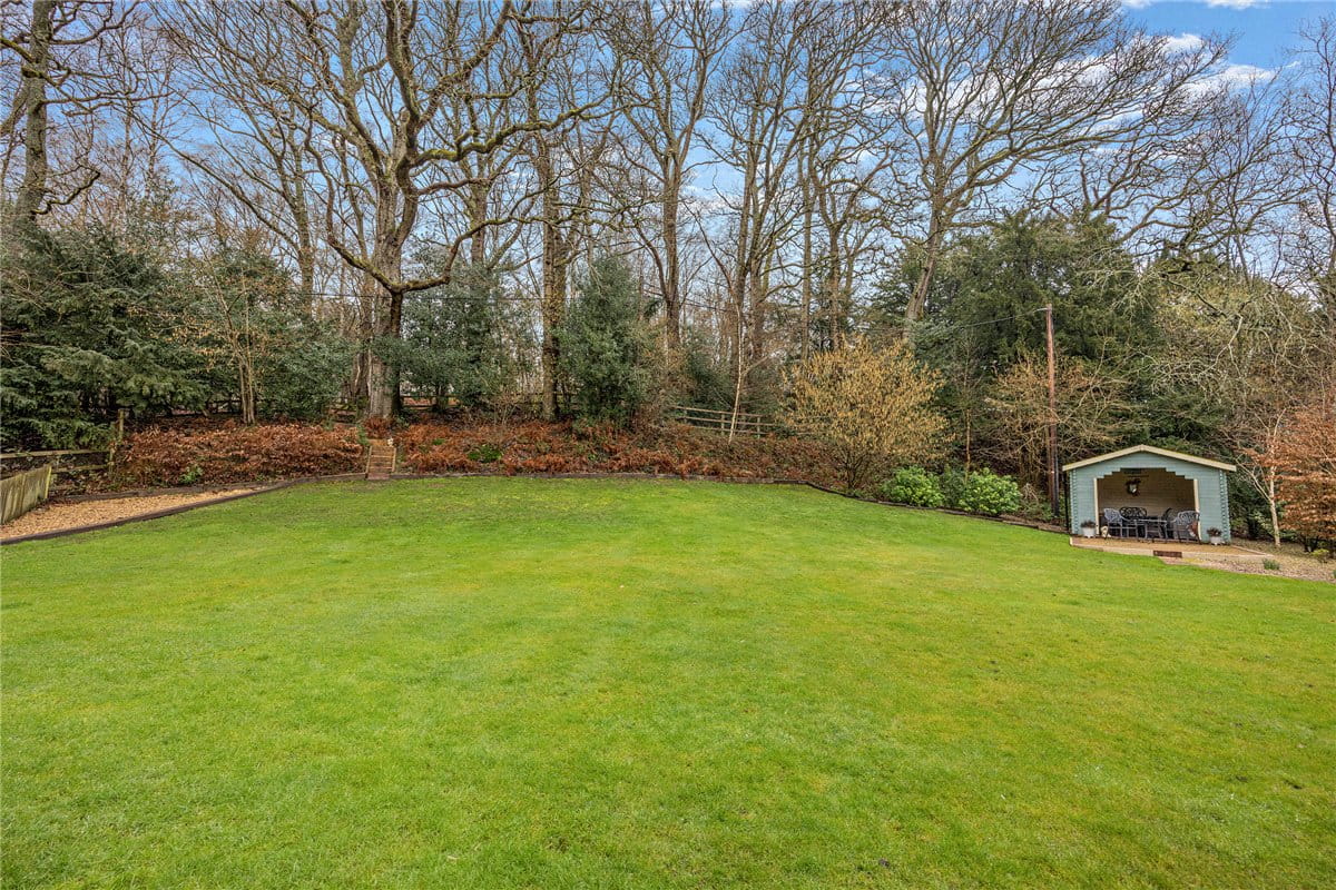 5 bedroom house, Thornford Road, Crookham Common RG19 - Available