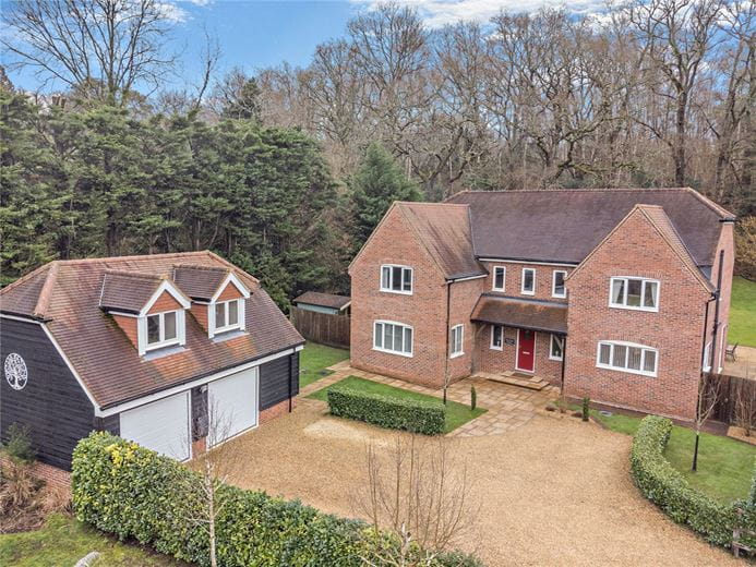 5 bedroom house, Thornford Road, Crookham Common RG19 - Available