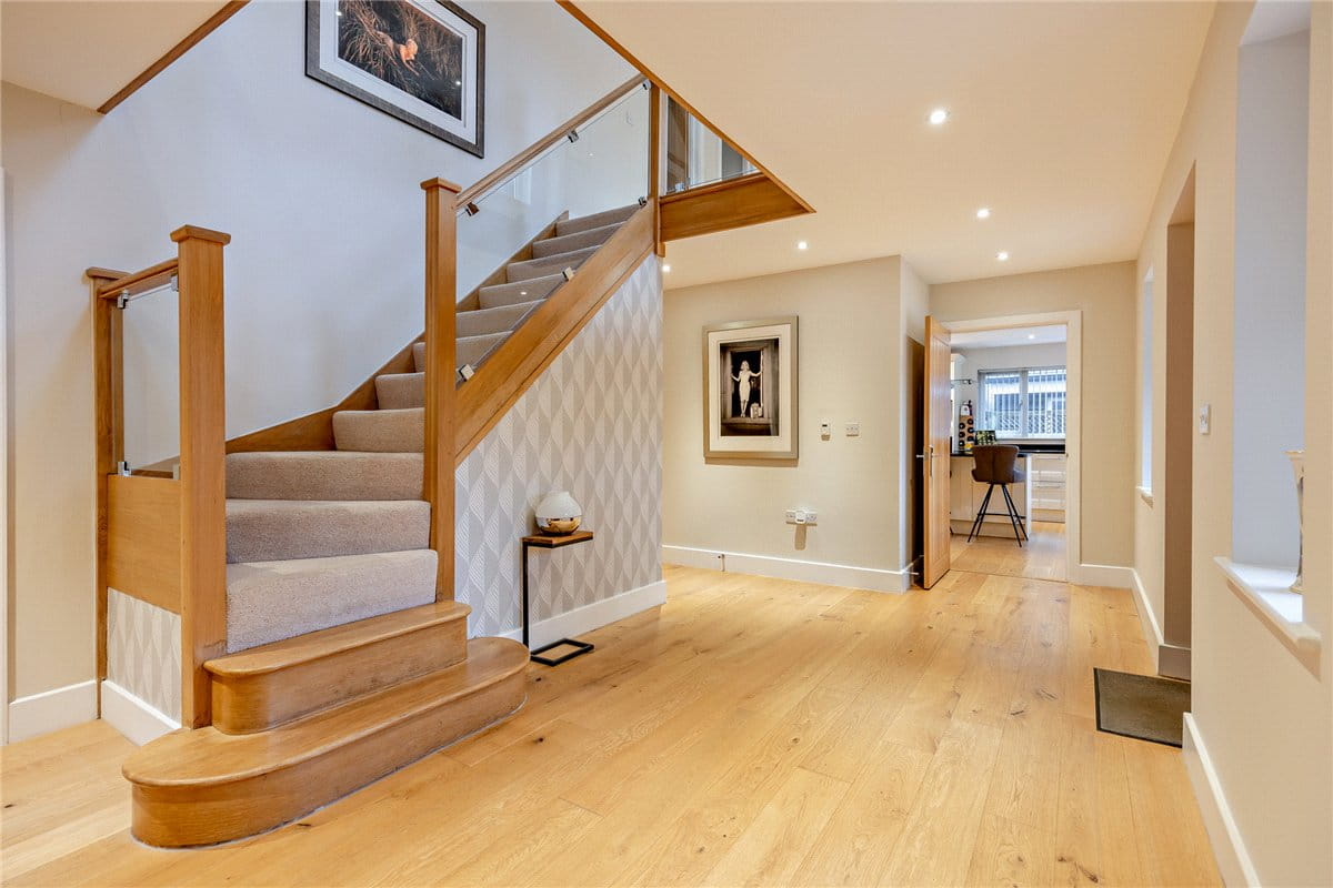 5 bedroom house, Thornford Road, Crookham Common RG19 - Available