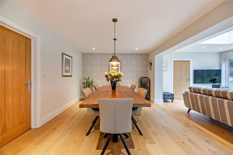 5 bedroom house, Thornford Road, Crookham Common RG19 - Available