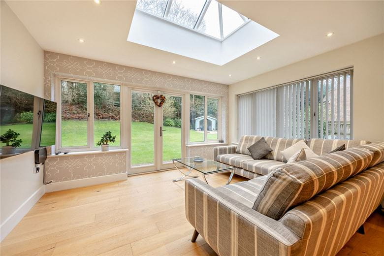 5 bedroom house, Thornford Road, Crookham Common RG19 - Available