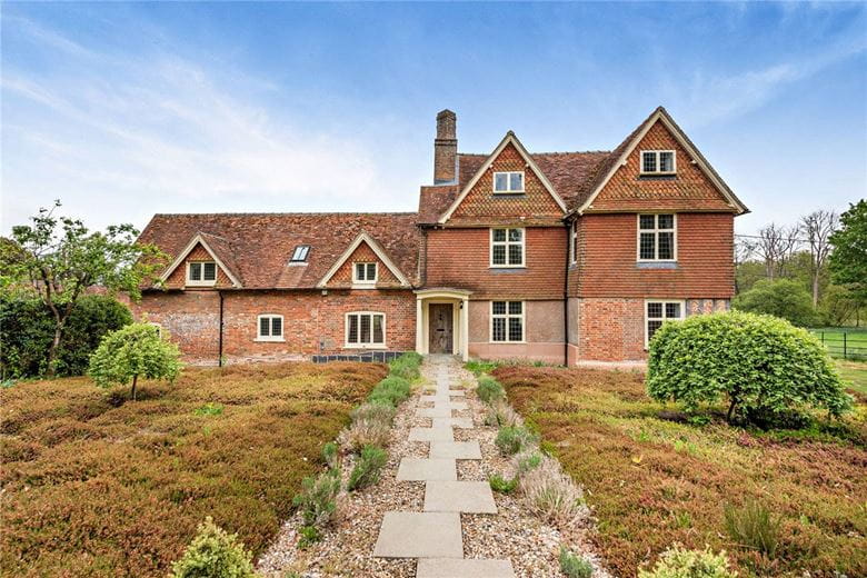 5 bedroom house, Benham Park, Marsh Benham RG20 - Available