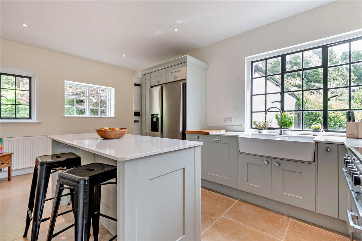 4 bedroom house, Bishops Green, Newbury RG20 - Available