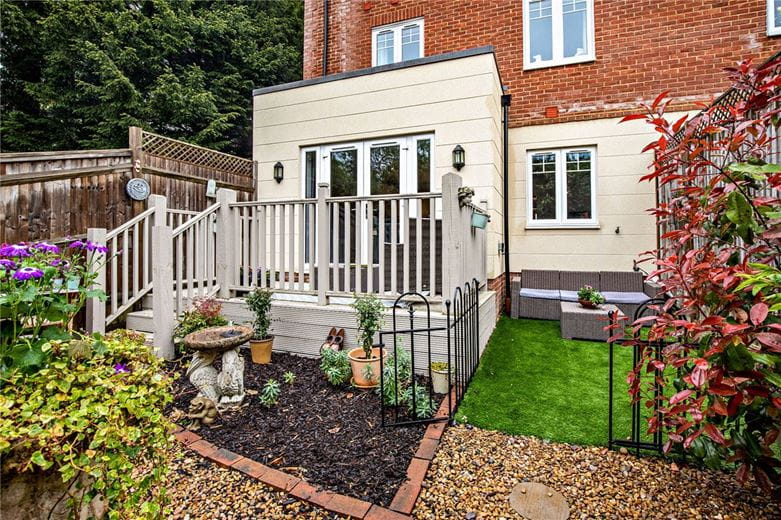 5 bedroom house, The Dolmans, Shaw RG14 - Available