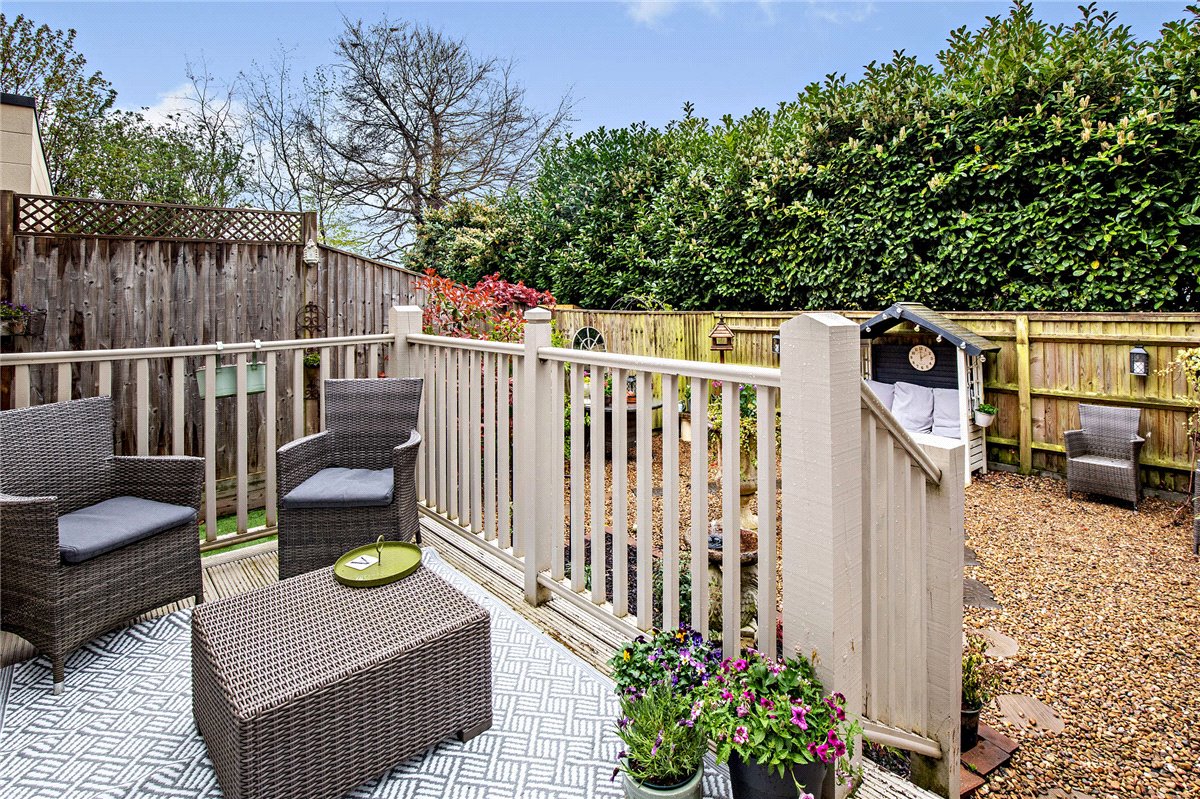 5 bedroom house, The Dolmans, Shaw RG14 - Available