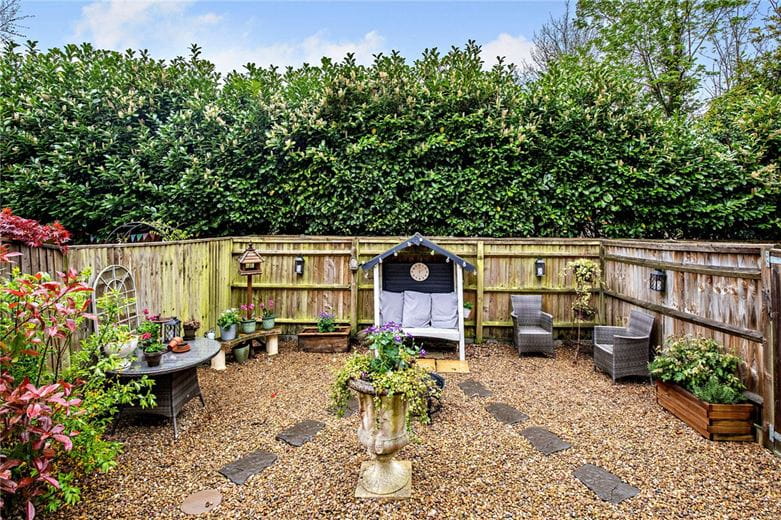 5 bedroom house, The Dolmans, Shaw RG14 - Available