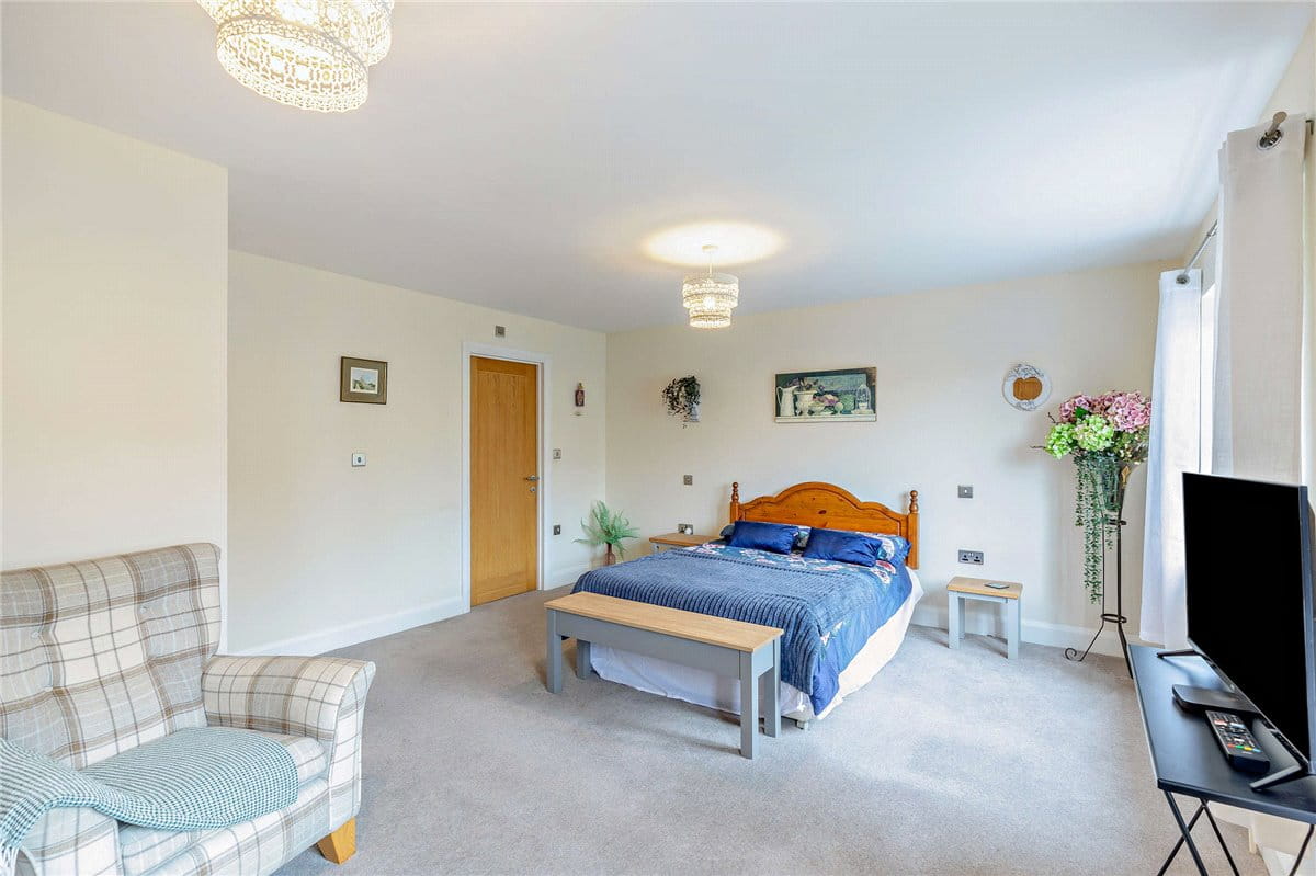 5 bedroom house, The Dolmans, Shaw RG14 - Available