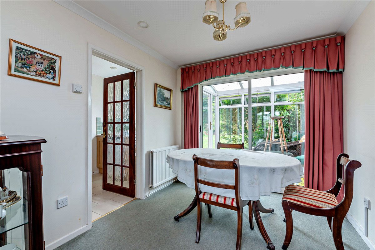 3 bedroom house, Harwood Rise, Woolton Hill RG20 - Sold STC