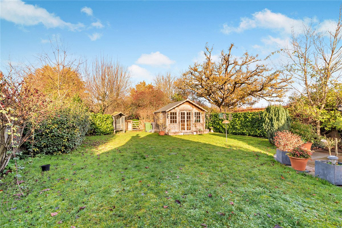 4 bedroom house, Hambridge Lane, Newbury RG14 - Available