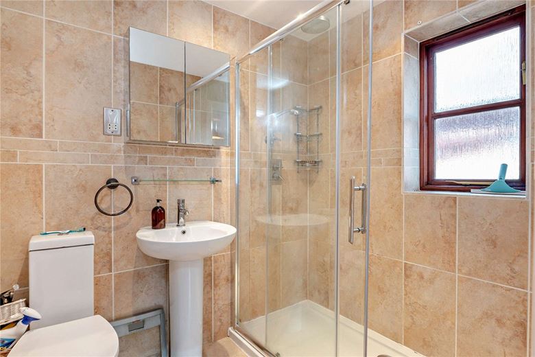 4 bedroom house, Hambridge Lane, Newbury RG14 - Available