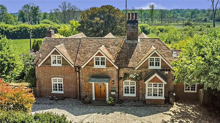 4 bedroom house, Benham Park, Marsh Benham RG20 - Available