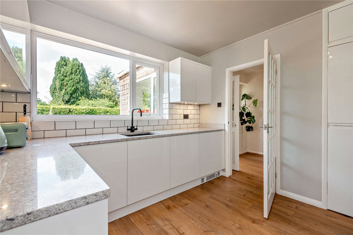 4 bedroom house, Freshfields Lane, Chieveley RG20 - Available