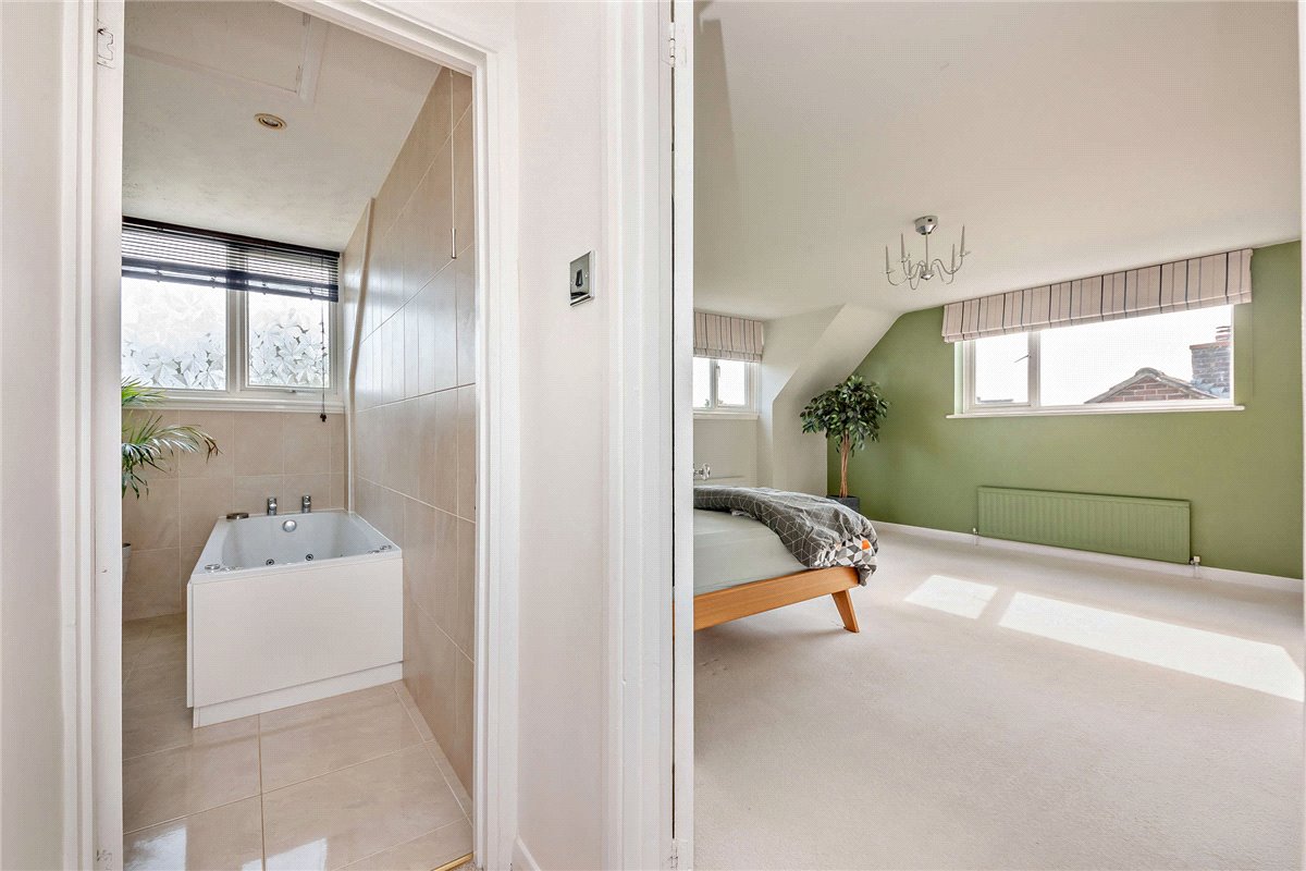 4 bedroom house, Freshfields Lane, Chieveley RG20 - Available