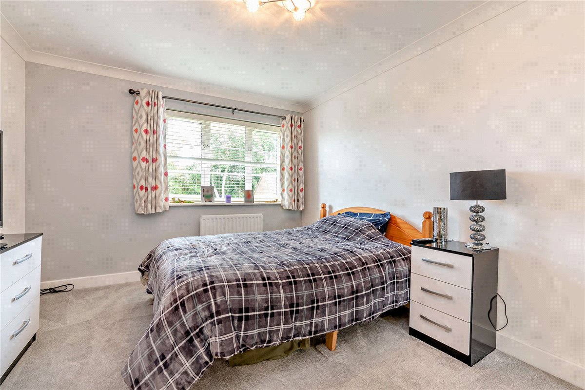 5 bedroom house, Haysoms Drive, Greenham RG19 - Sold STC