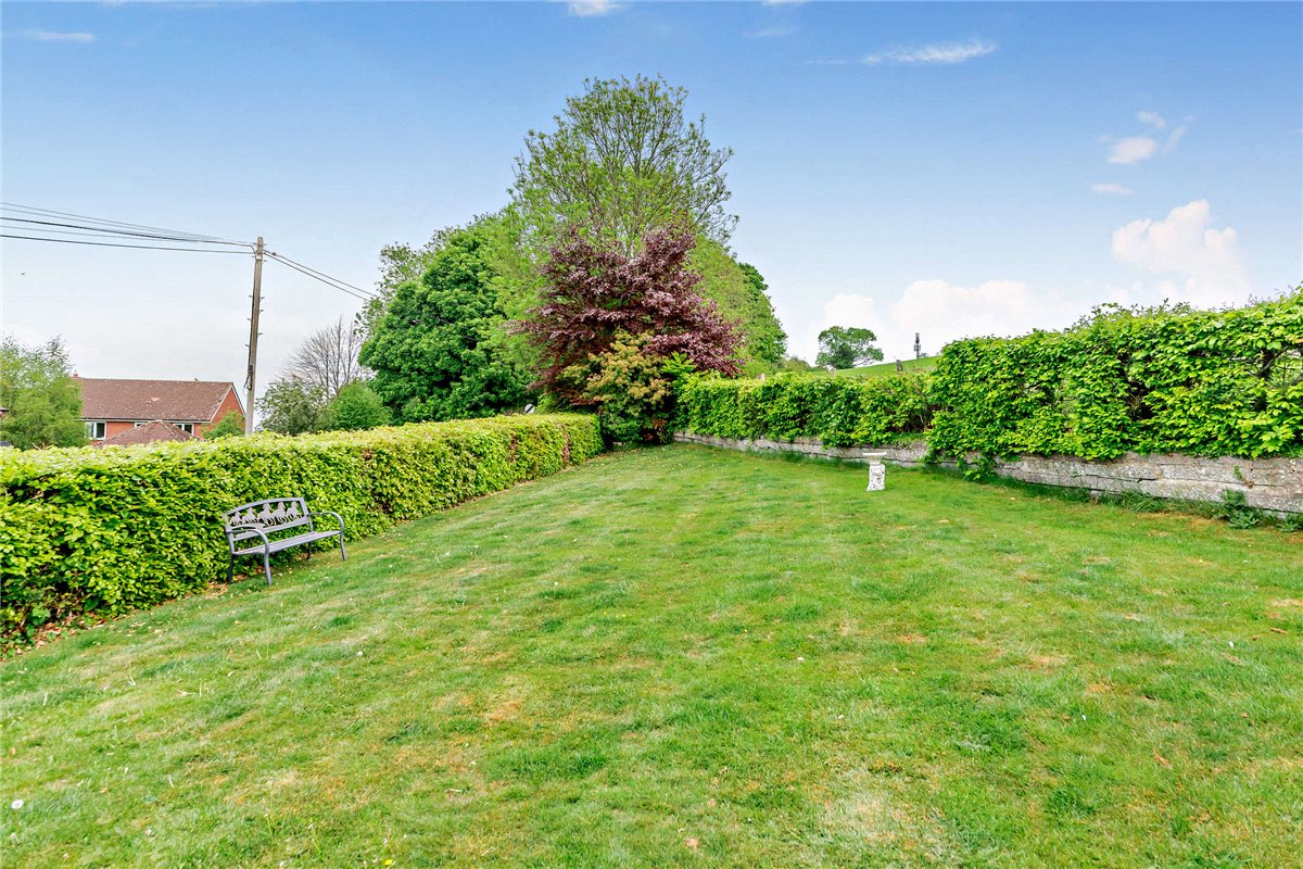 2 bedroom bungalow, Sheepdrove Road, Lambourn RG17 - Available