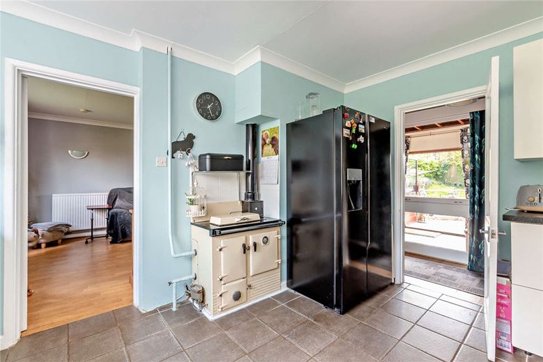 2 bedroom bungalow, Sheepdrove Road, Lambourn RG17 - Available