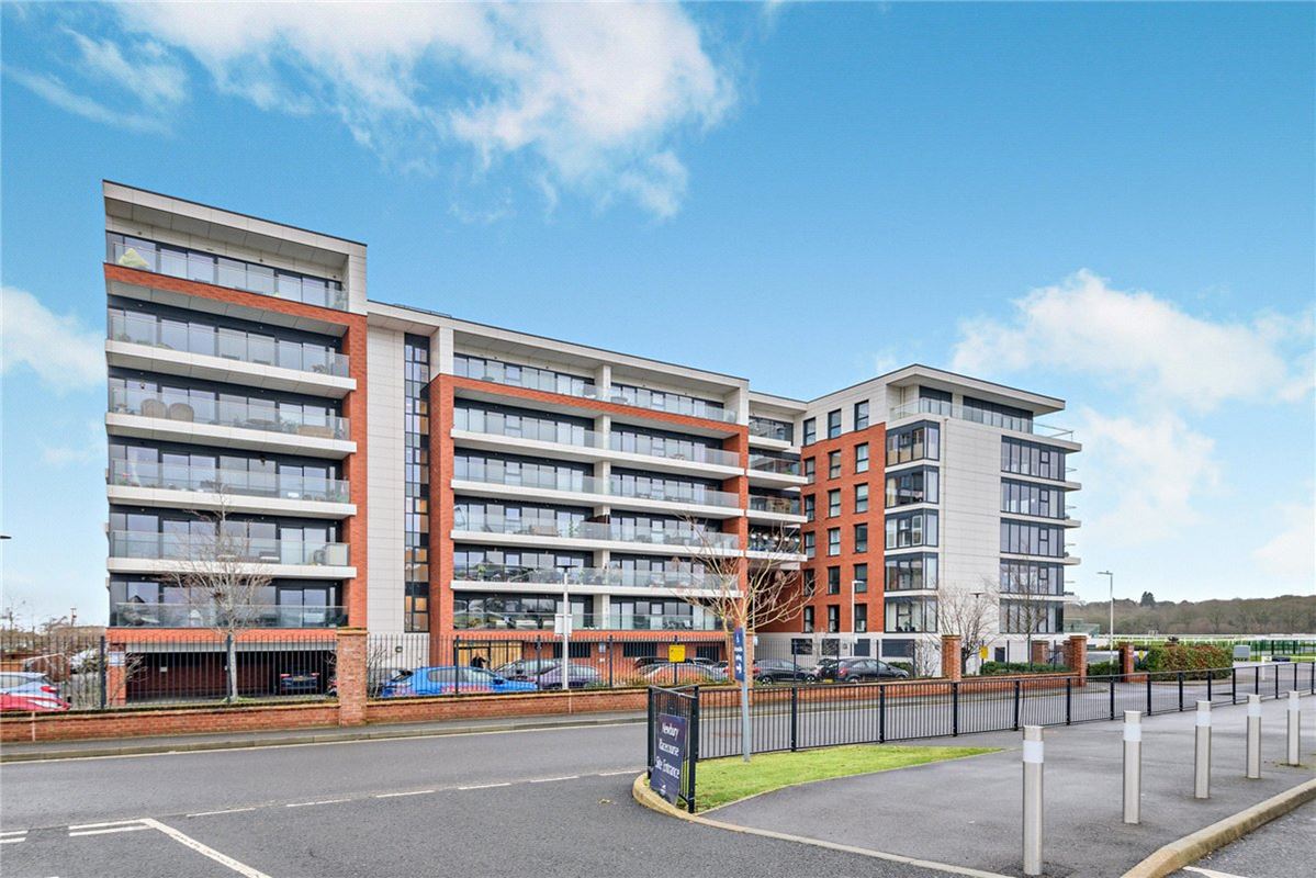 1 bedroom flat, Kingman Way, Newbury RG14 - Available