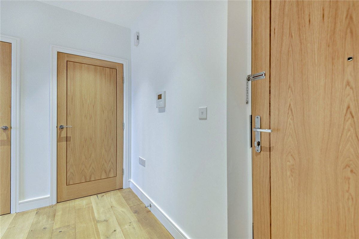 1 bedroom flat, Kingman Way, Newbury RG14 - Available