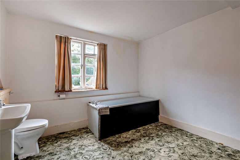 6 bedroom house, Burys Bank Road, Greenham RG19 - Sold STC