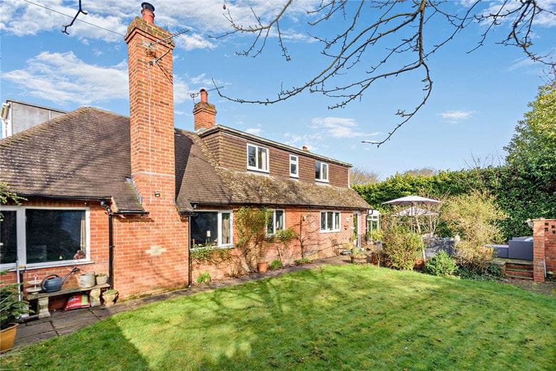 4 bedroom house, Broadlayings, Woolton Hill RG20 - Sold STC