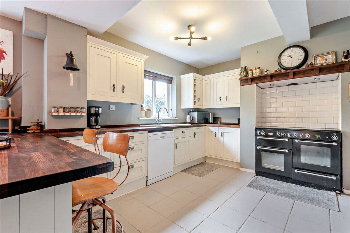 4 bedroom house, Broadlayings, Woolton Hill RG20 - Sold STC