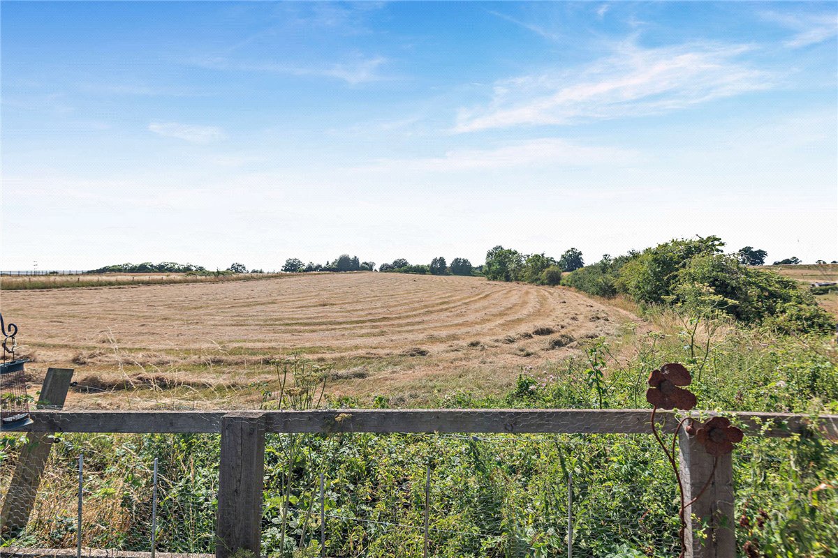 4 bedroom house, Folly Court, Cold Ash RG18 - Available