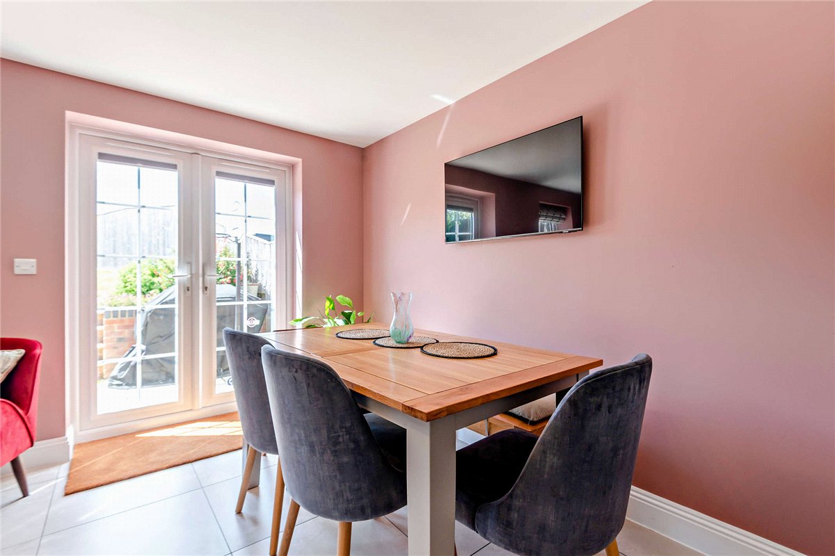 4 bedroom house, Folly Court, Cold Ash RG18 - Available