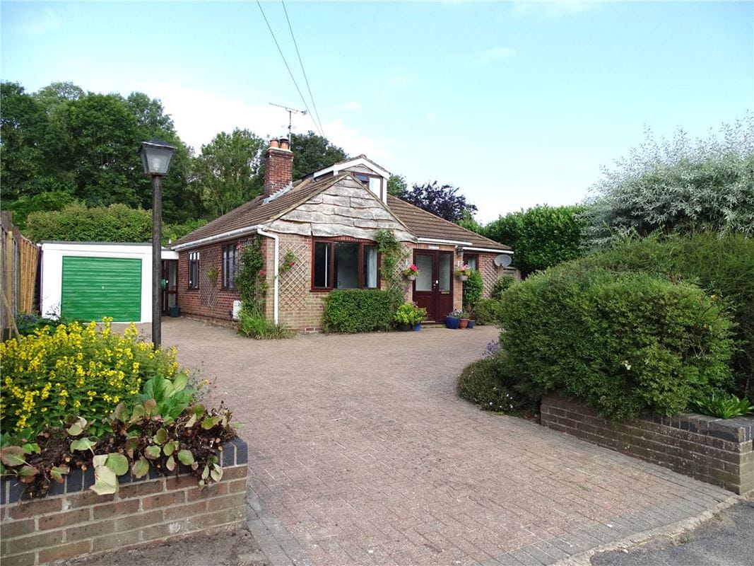 5 bedroom house, Hampstead Norreys Road, Hermitage RG18 - Available